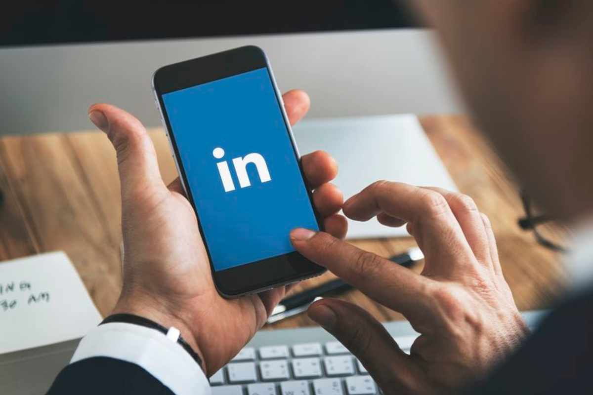 Building Your Professional Brand on LinkedIn.com: A Gateway for New Job Opportunities